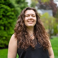 Grace Barton headshot